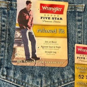 Men’s new wrangler relaxed fit straight leg jeans 52 x 30 from a smoke free home